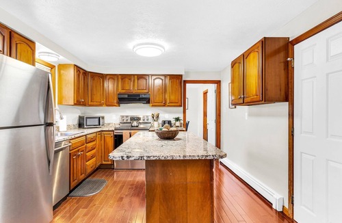 Scarborough House | Spacious Home 10 Mins From Portland & Beaches - Family Friendly, Sleeps 12!