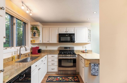 North Conway House | Spacious Home near Diana's Baths!