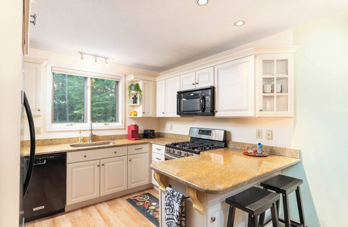 North Conway House | Spacious Home near Diana's Baths!