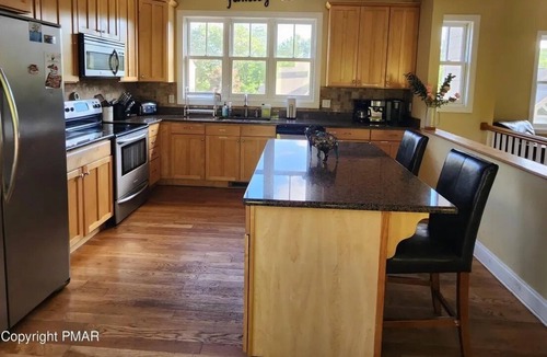 Lake Harmony Estates House | Spacious home walking distance to Big Boulder Lake and Ski resort!