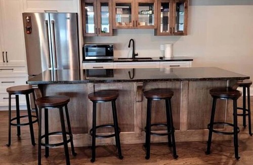 Selwyn Cottage | Spacious Lakefront Cottage with Private Boat Launch on Chemong Lake, Near Peterborough, Ontario