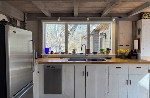 West Tisbury House | Spacious, light filled 3-bedroom post & beam in West Tisbury steps to bike path