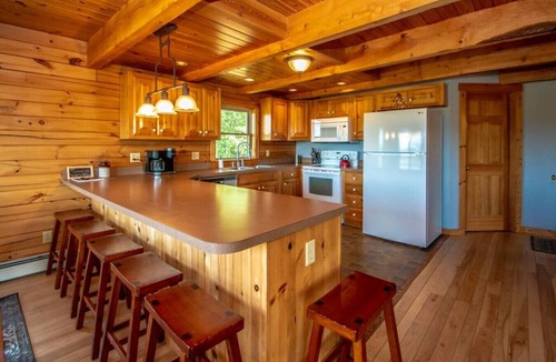 Brownfield House | Spacious Log Home Overlooking 40 White Mnt Peaks with Extreme Privacy: Host Weddings
