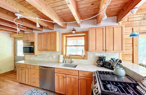 Standish House | Spacious Luxury Retreat on 2 Acres - Beach, Dock, Kayaks & A/C