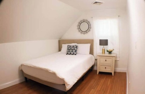 Lynn Apartment | Spacious & Modern House close to BOS & Salem