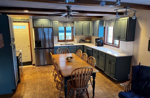 Bartlett Ski Chalet | Spacious Mountain Chalet - 6 br - fireplace - deck