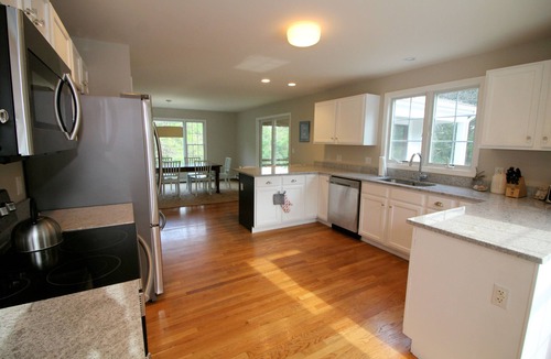 Truro House | Spacious Oceanside 4BD Contemporary Cape-Central A/C, Sun Room, Screen Porch, Private Lot