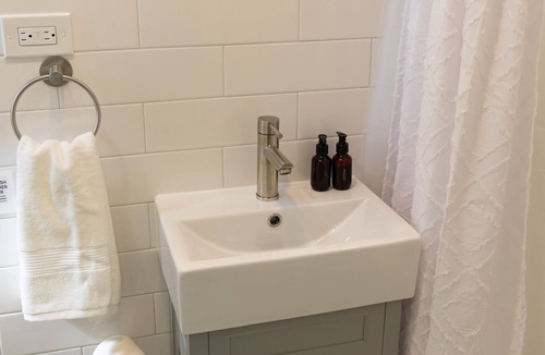 East Flatbush House | Spacious one bedroom apartment near JFK airport