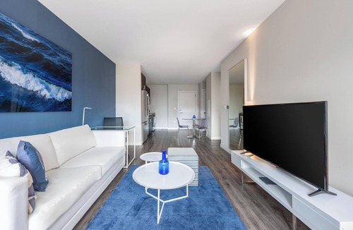 Seaport District Apartment | Spacious One Bedroom in Luxury Boston Building