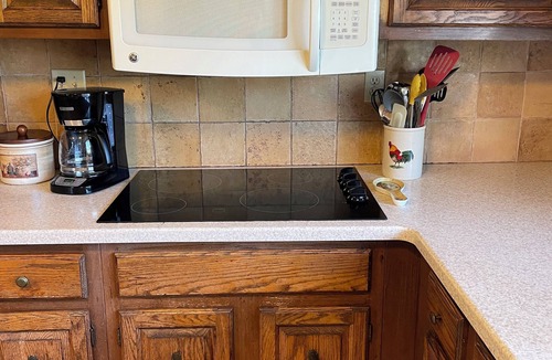 Bridgeport House | Spacious Oneida lakefront home. 6-bedroom, sleeps 12.