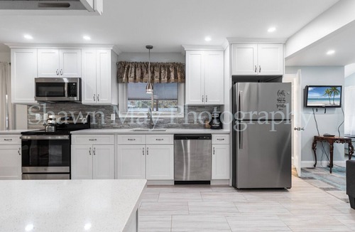 Wheatley Heights House | Spacious Renovated 5BR Home - Sleeps 12, Near Beaches, NYC & Huntington Village