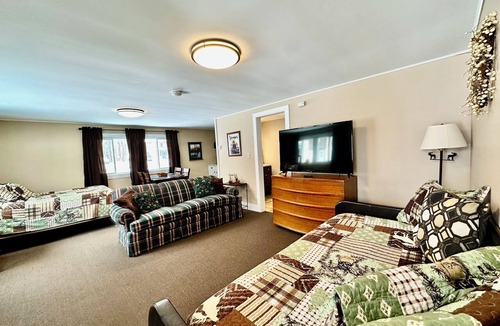 Town of Webb Cottage | Spacious Studio with Kitchenette, Sitting Area and Full Bath!