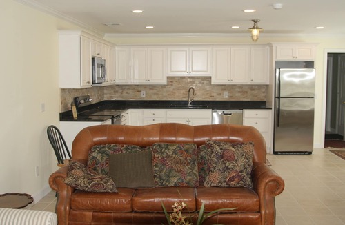Newport House | Spacious, Updated, 2 Bedroom, 2 Bathroom Home Beside NY and Ida Lewis Yacht Club