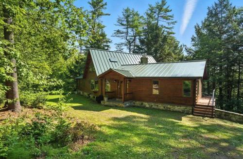 Wayne House | Spacious Waterfront Log Home on Huge Lake in Private Cove: Host Weddings