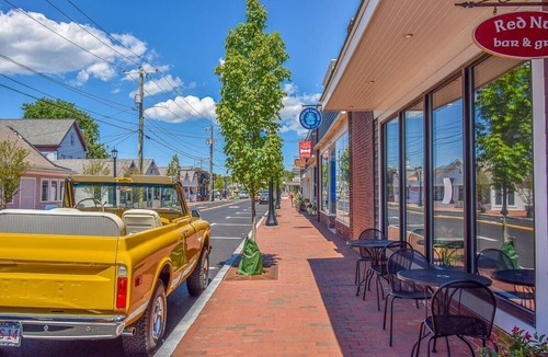 East Dennis House | Spacious Yard Large Patio & Dogs Welcome!