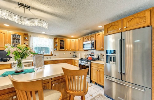 Hartford Cottage | Spacious Yard w/Gazebo: Charming Windsor Retreat