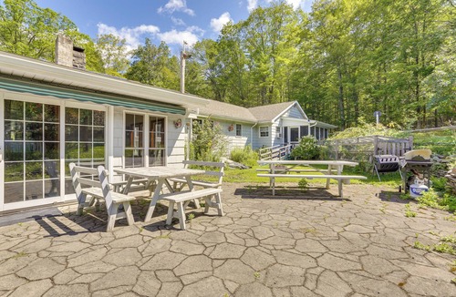 Sparrow Bush House | Sparrow Bush Retreat w/Pool & Screened Porch