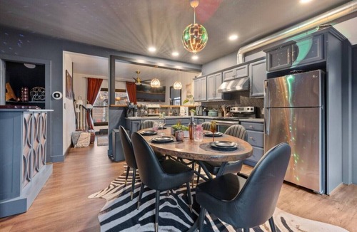 Hudson Villa | Speakeasy Hot Tub Escape | Pet-Friendly | Hudson NY