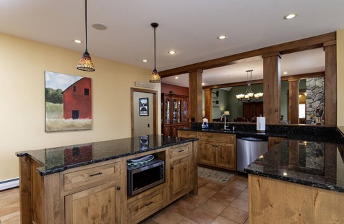 Wilmington Ski Chalet | Spectacular 4 Season Home on Spruce Lake