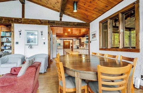 Hubbardton House | Spectacular dog-friendly lakefront house with washer/dryer & fast WiFi