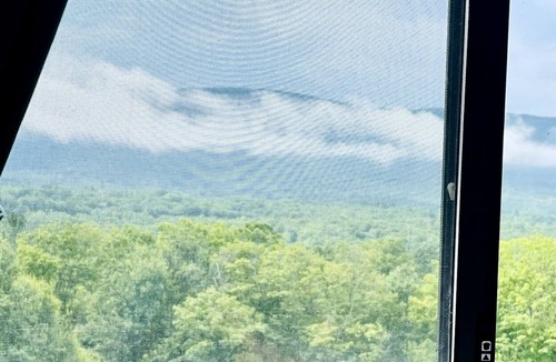 Manchester Center House | Spectacular Green Mountain views, walk to pool and charming Manchester village