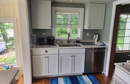 North Branford Cabin | Spectacular Lake Front Cabin close to CT shoreline