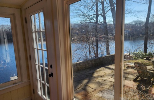 North Branford Cabin | Spectacular Lake Front Cabin close to CT shoreline