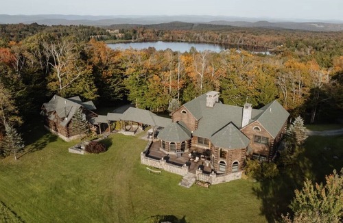 Roscoe House | Spectacular Mountain Getaway/6 Bedroom Home with Studio and Panoramic Views
