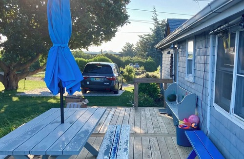 Tiverton Cottage | Spectacular View from Charming Waterfront Cottage on Fogland Point