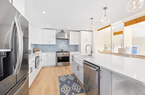 Narragansett House | Spectacular Waterfront Home in Bonnet Shores!