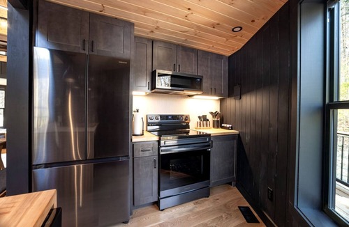 West Dover Cabin | Spectacular Yurt with Breathtaking Outdoor and Indoor Spaces in Vermont