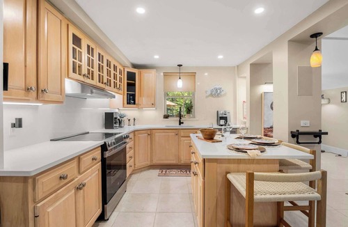 Barnstable House | Sprawling Home, Hot Tub, Walk to Main St!
