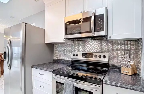 Spring Hill House | Spring Hill, Heated Pool + Lanai. Pets Welcome!