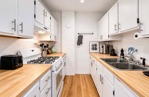 SoHo Apartment | Spring PH by StayHaus | 2BR Full-floor Soho Loft