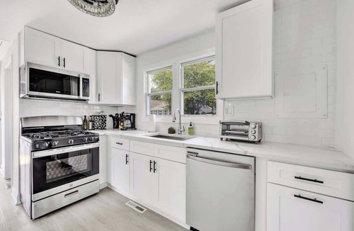 Woodmont House | Spring Sale | Cozy Bungalow | Walk2Beach| Pet| Pkg