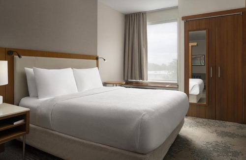 Voorhees Hotel | SpringHill Suites by Marriott Voorhees Mt. Laurel/Cherry Hill