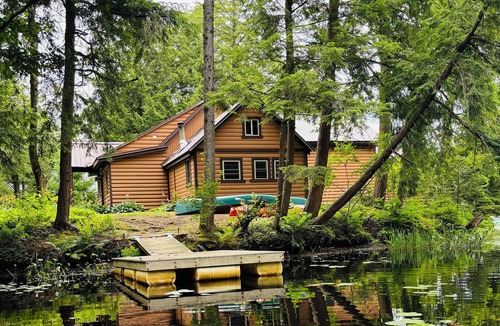 Salisbury Center Cabin | Spruce Lake Cabin The perfect, peaceful get away right on the lake!