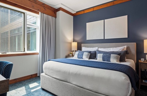 Stowe Area Hotel | Spruce Peak Lodge | One Bedroom | Tall Timbers
