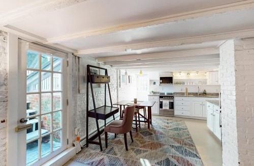 Provincetown House | Standish Place