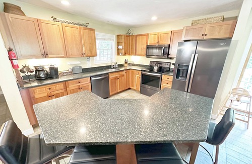 Bartlett House | Stanton Overlook Lodge @Attitash | Sleeps 18