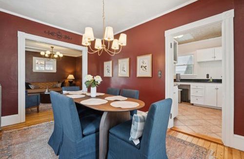 Portsmouth House | State St Parlor Walk Downtown Newly Designed