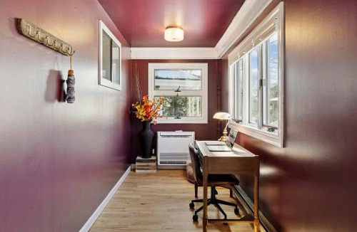 Portsmouth House | State St Parlor Walk Downtown Newly Designed