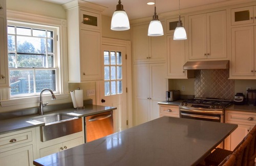 Dennis House | Stately 4 bedroom home, less than a mile to Corporation Beach