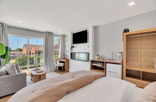 Mystic - New London Apartment | Station 1 Hotel #1