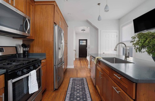Fifth Ward House | Stay Newport Proudly Presents 11 Atlantic St #0
