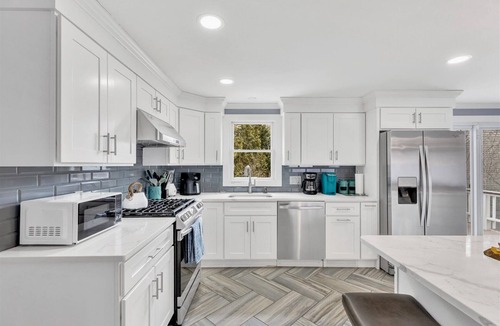 West Hyannisport House | Stay with Us! Last-minute opening! Discounted stay near Craigville +free pass OK