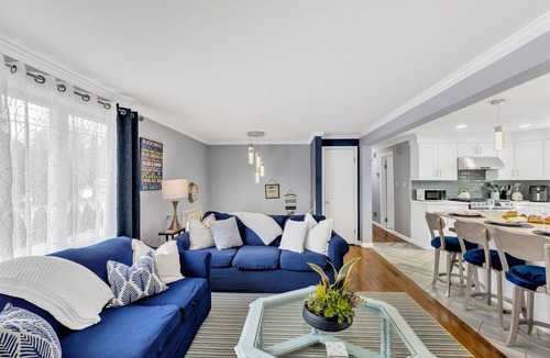 West Hyannisport House | Stay with Us! Last-minute opening! Discounted stay near Craigville +free pass OK