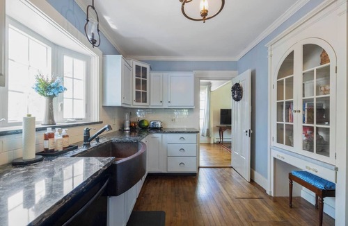 Kennebunk House | Steps to Dock Square and under a Mile to Beach