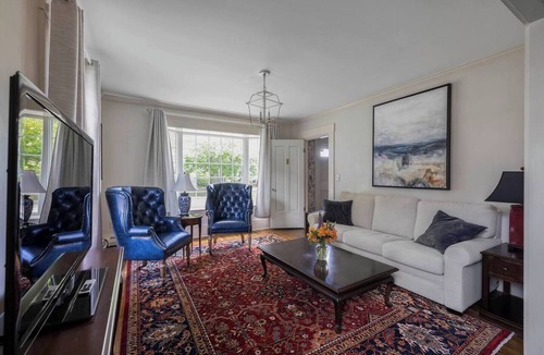 Kennebunk House | Steps to Dock Square and under a Mile to Beach