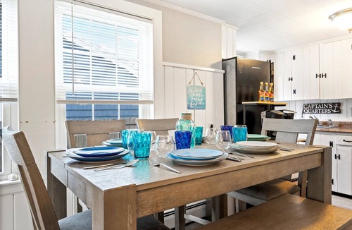 Old Orchard Beach Apartment | Steps to the Beach! Dog & Fam. Friendly, Outdoor Shower & Lounge Area, Sleeps 6